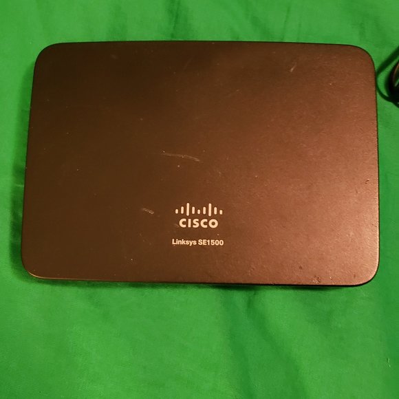 CISCO LINKSYS SE1500 5 PORT FAST 10/100MBPS ETHERNET SWITCH / HUB, Plug & Play - Picture 2 of 3